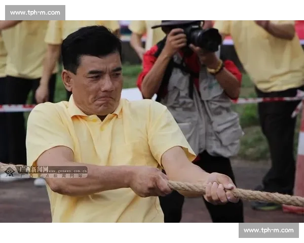 小组赛阶段紧张激烈 各队为晋级名额展开激烈争夺